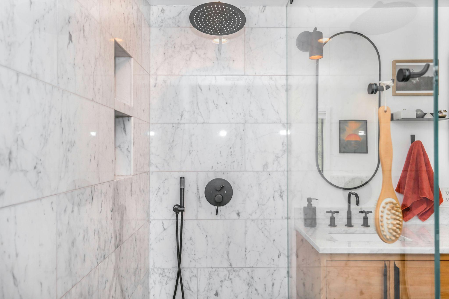 Wie viel kostet eine moderne Dusche? Preis-Beispiele & Kostenaufschlüsselung