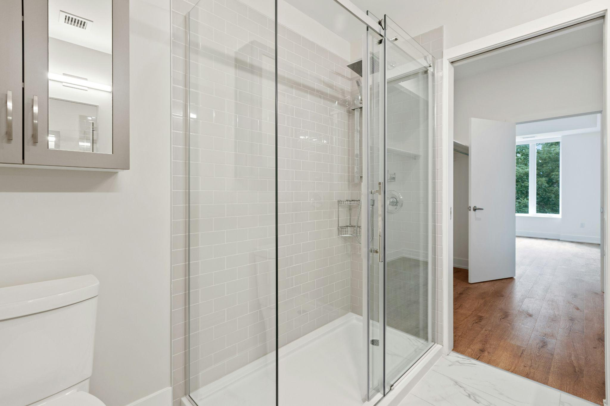 Walk-in-Dusche vs. Duschkabine: Was lohnt sich?