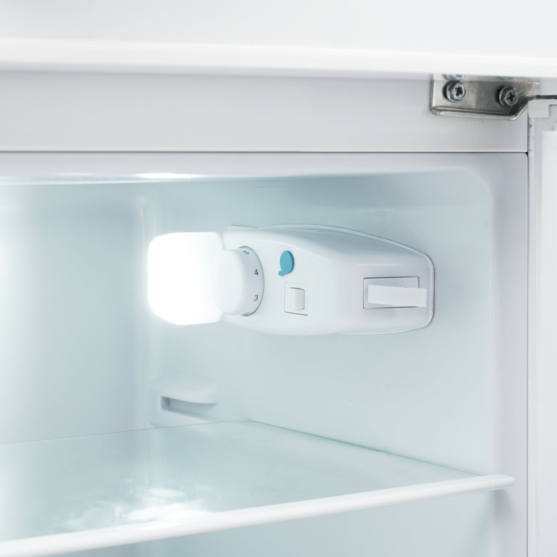 SONNI Retro Kühlschrank Kühl Gefrier Kombination mit 2 Türen, 92 Liter Gesamtvolumen 28 Liter Gefriervolumen LED Licht Glasregale Türregale 105.5 x 41 cm