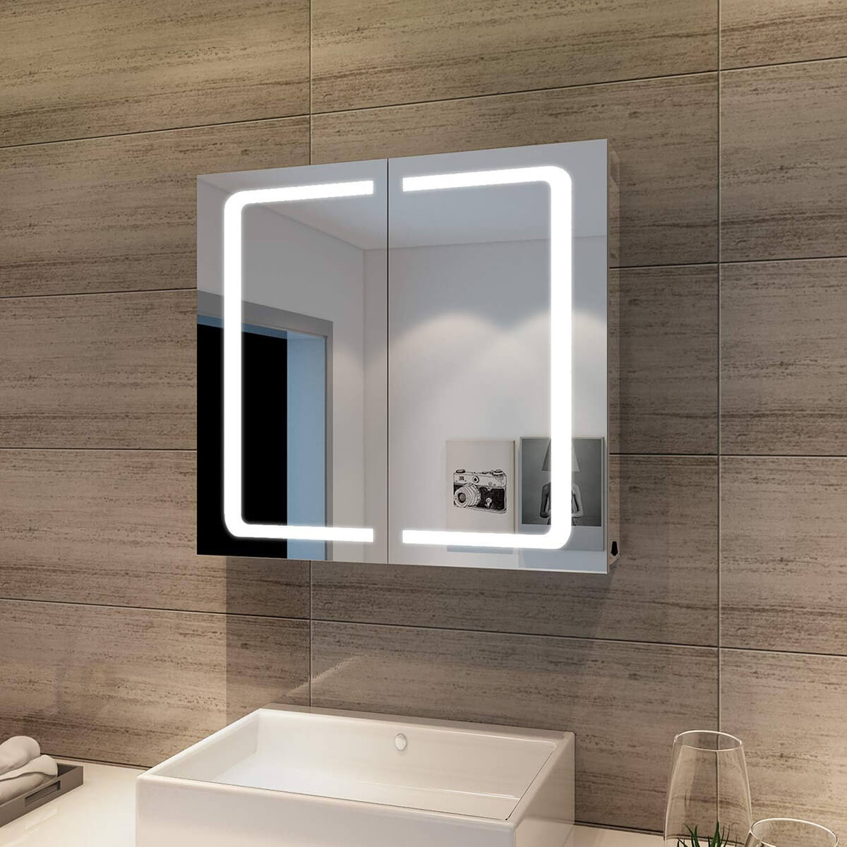SONNI LED Spiegelschrank 2türig 70 x 65 x13cm Silbrig Badezimmerspiegel wandschrank Badschrank mit Beleuchtung mit Steckdose für Badezimmer - Sonni Sanitär GmbH