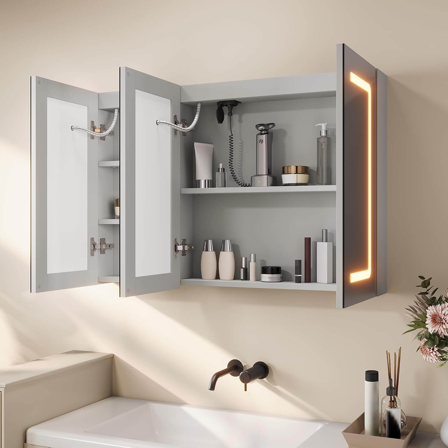 SONNI 3 Türiger Spiegelschrank Bad mit Beleuchtung LED Badezimmer Spiegelschrank mit Anti-Beschlag, Steckdose, 3 Lichtfarben, Dimmbar, Vollständig Montiert - Sonni Sanitär GmbH