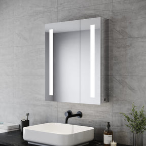 SONNI Spiegelschrank Bad mit Beleuchtung 60 cm breit Edelstahl LED doppeltürig Badezimmerschrank, mit Steckdose und Kippschalter, Scharnier Design, für Badezimmer IP44 Wasserciht