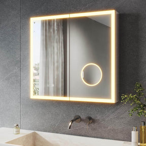 SONNI LED Spiegelschrank Bad mit 3-fache Vergrößerungsspiegel und Steckdose 65 x 60 cm, Aluminum Spiegelschrank mit Touch-Schalter, 3 Lichtfarben + Defogging, IP44 wasserciht - Sonni Sanitär GmbH